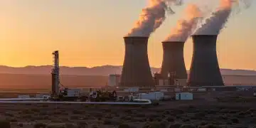 US Geothermal Energy: 2026 Potential for 10% Market Share Increase Geothermal power plant in desert, illustrating US energy potential
